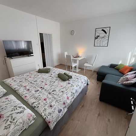 App Karla Apartment Pula Exterior photo