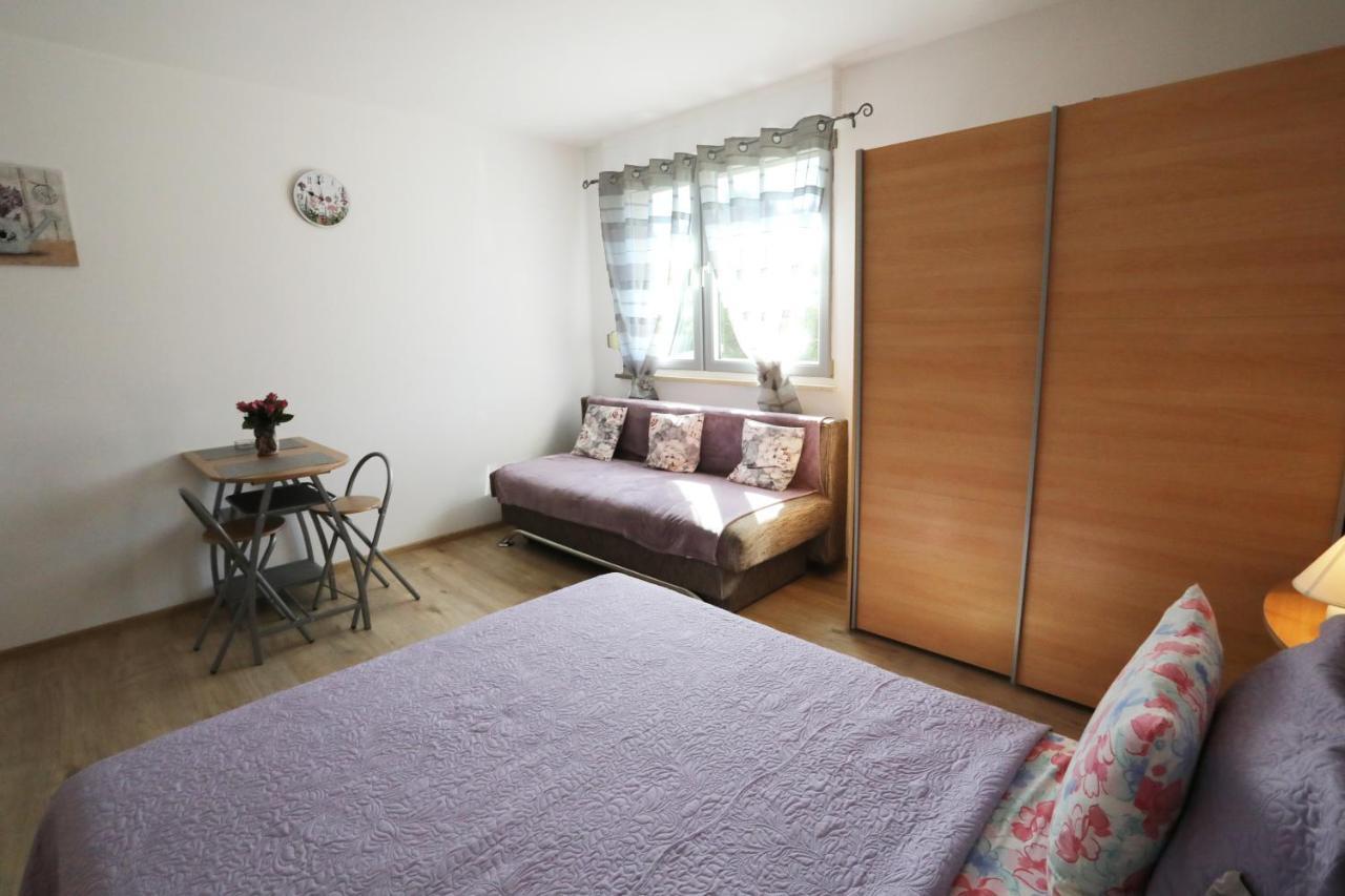 App Karla Apartment Pula Exterior photo