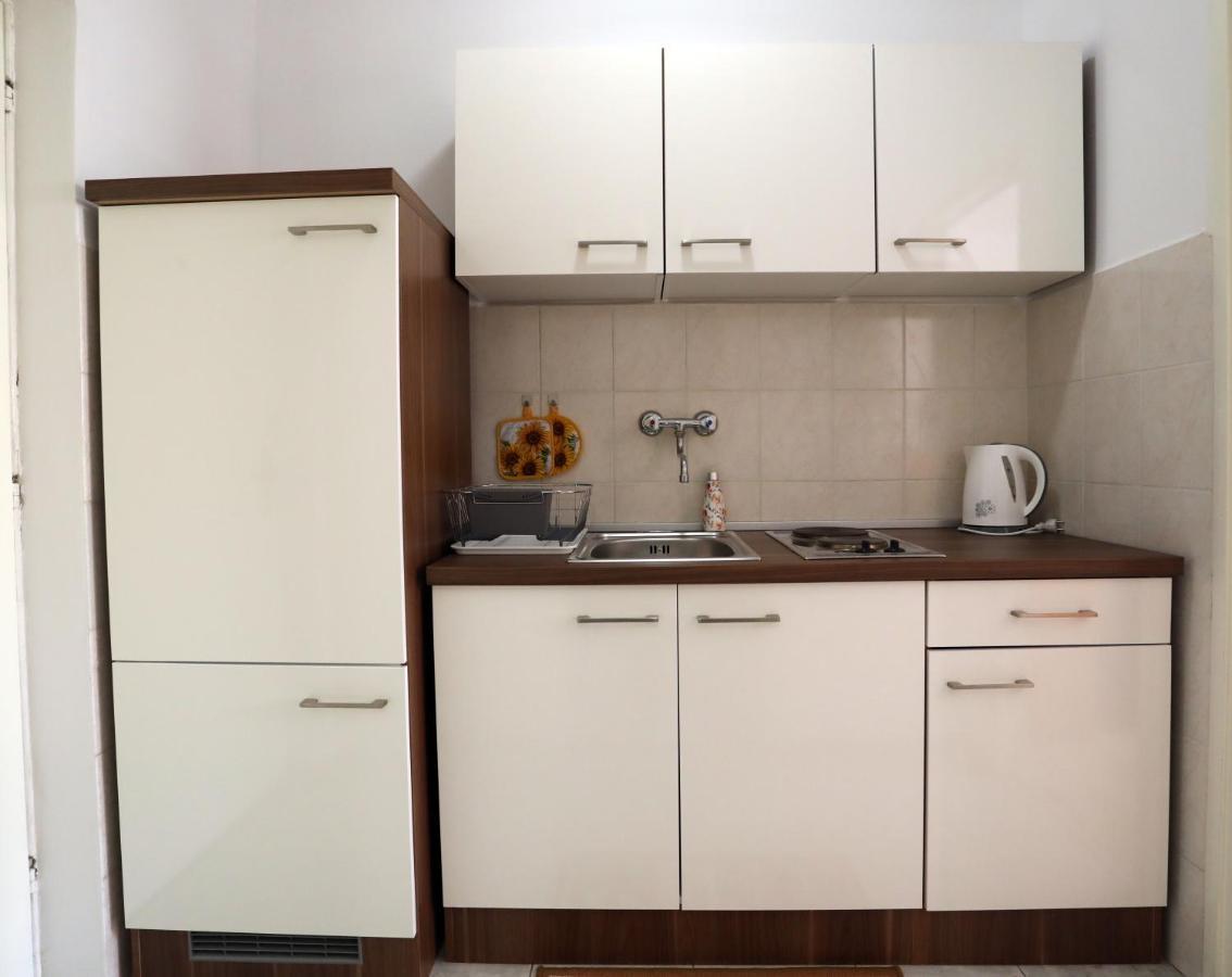 App Karla Apartment Pula Exterior photo