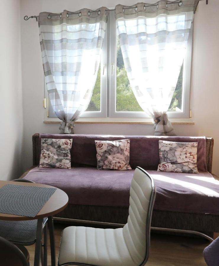App Karla Apartment Pula Exterior photo