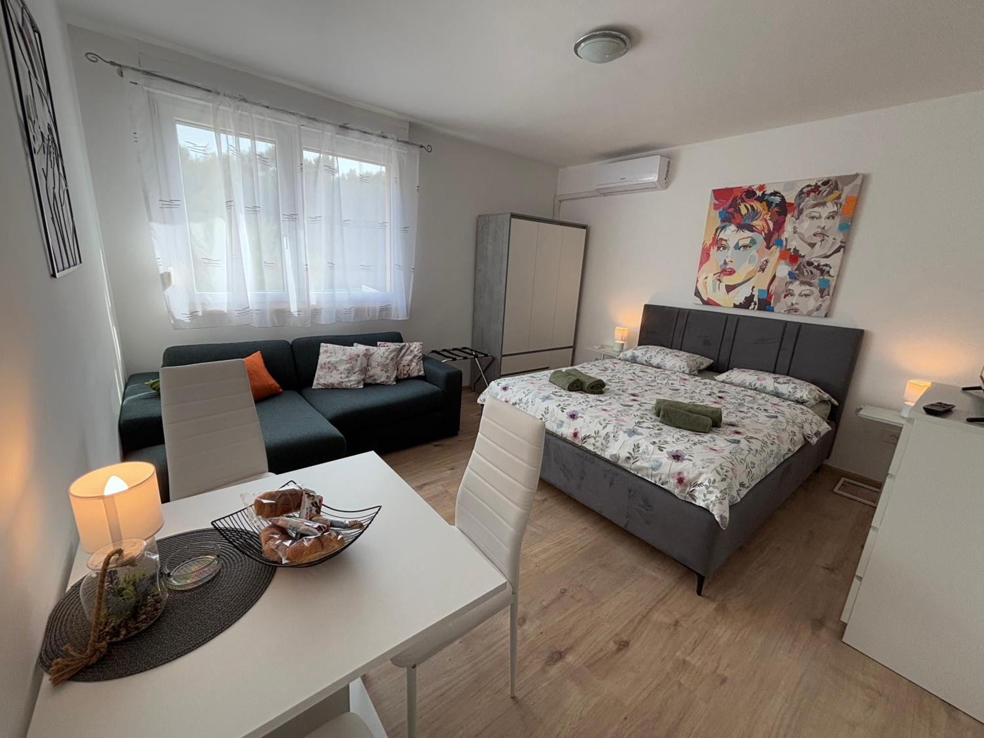 App Karla Apartment Pula Exterior photo
